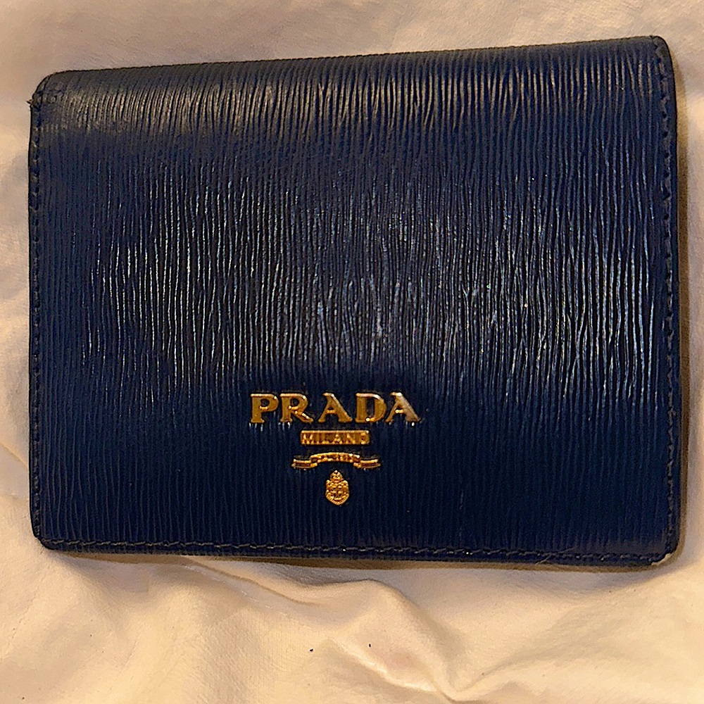 EUC Prada Wallet Saffiano Leather Bifold Purse